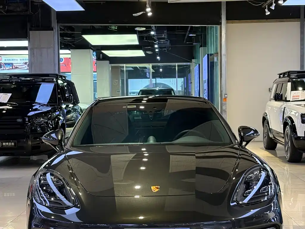 Porsche Panamera 2021