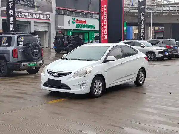 Hyundai Accent 2013