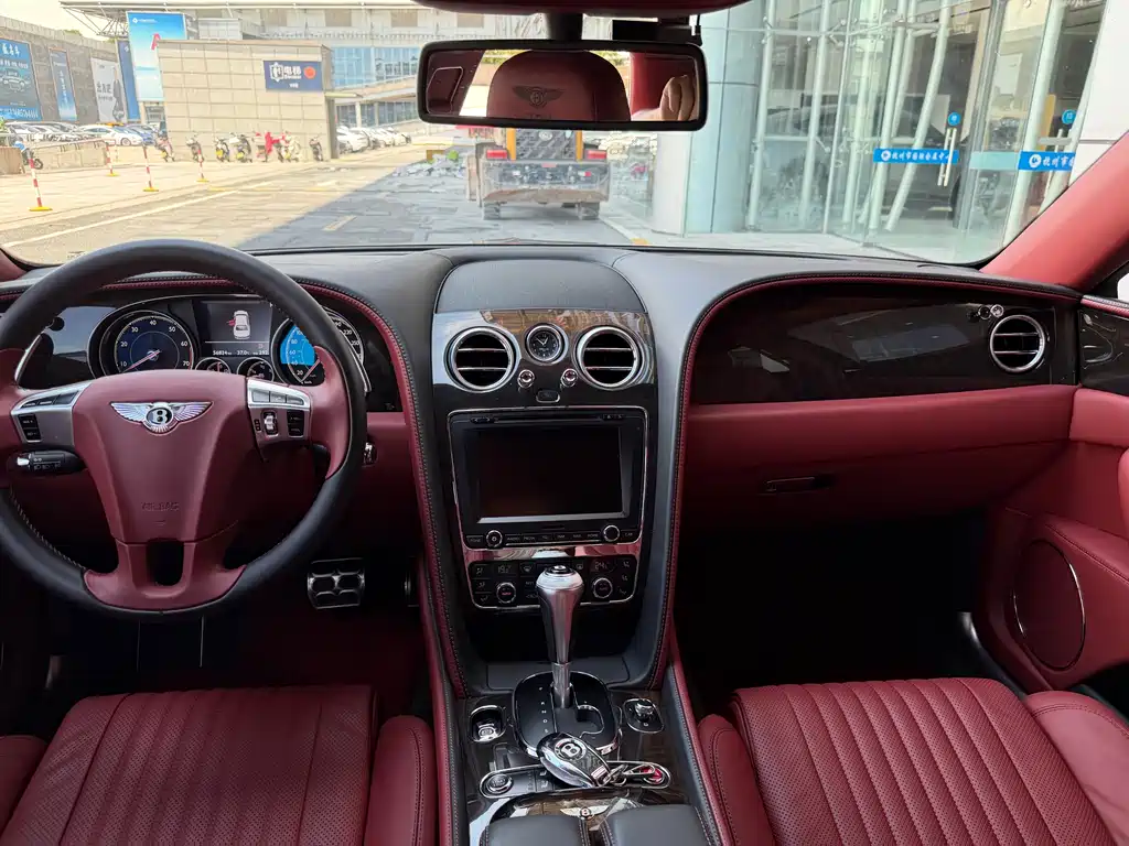 Bentley Flying Spur 2018 — фото 12
