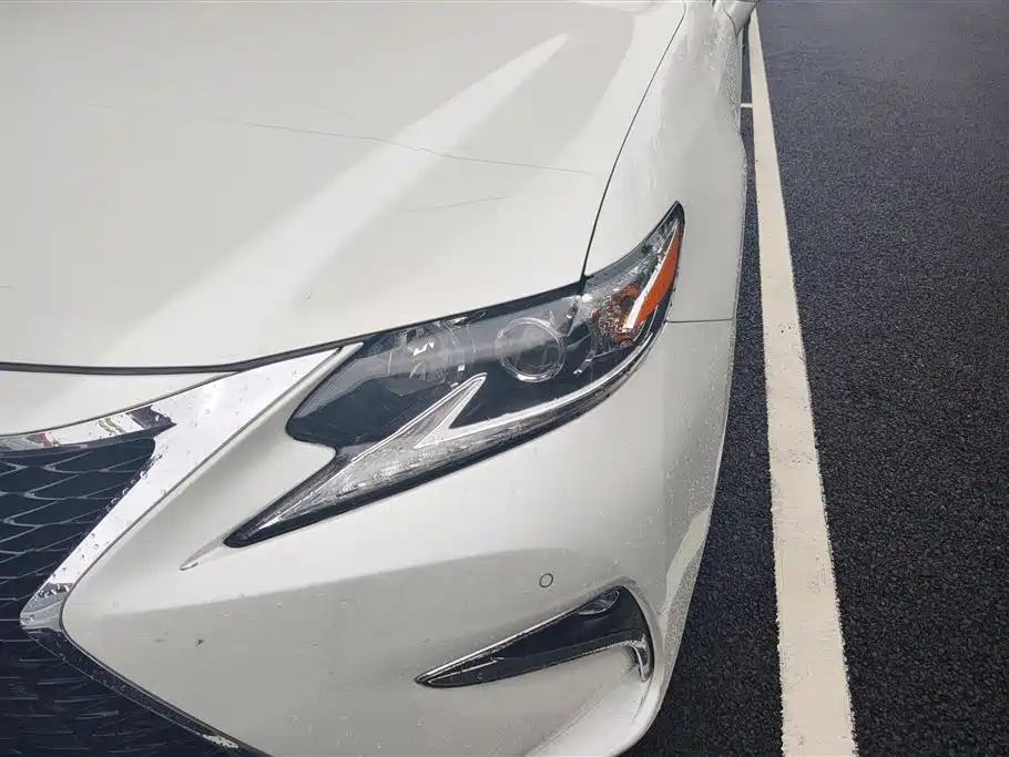 Lexus ES 2017