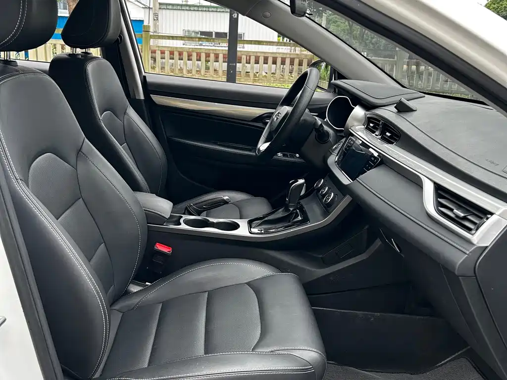 Geely Emgrand 2020