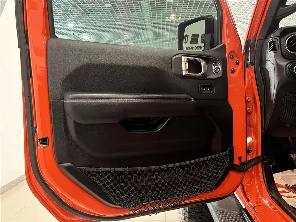 Jeep Wrangler 2020 — фото 15