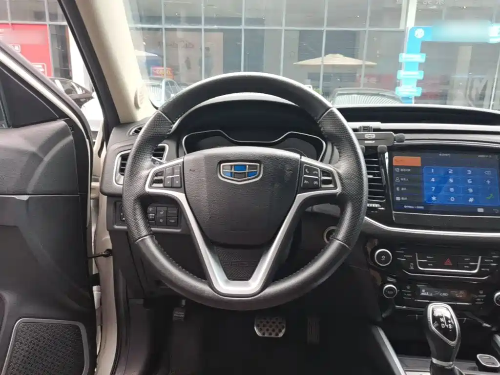 Geely Vision X6 2018 — фото 11