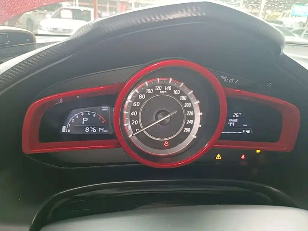 Mazda 3 Axela 2015 — фото 12