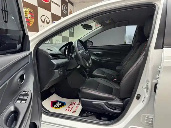 Toyota Yaris L 2023