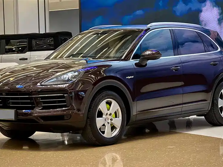 Porsche Cayenne Hybrid 2020