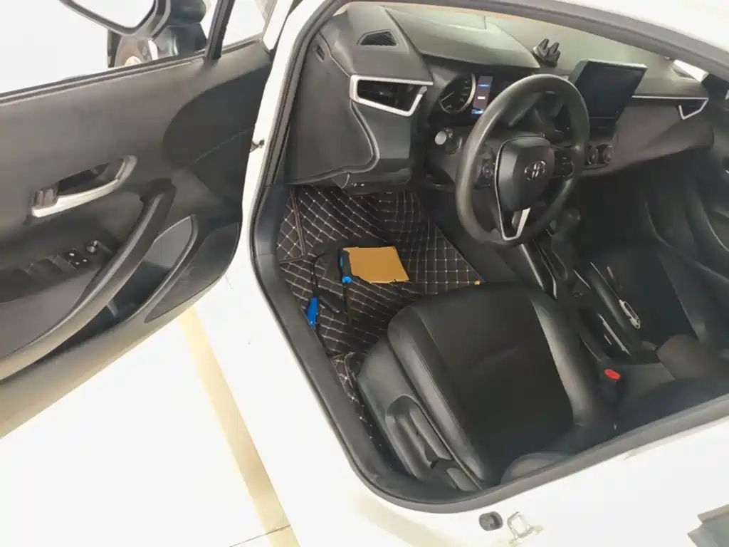 Toyota Corolla 2023 — фото 16