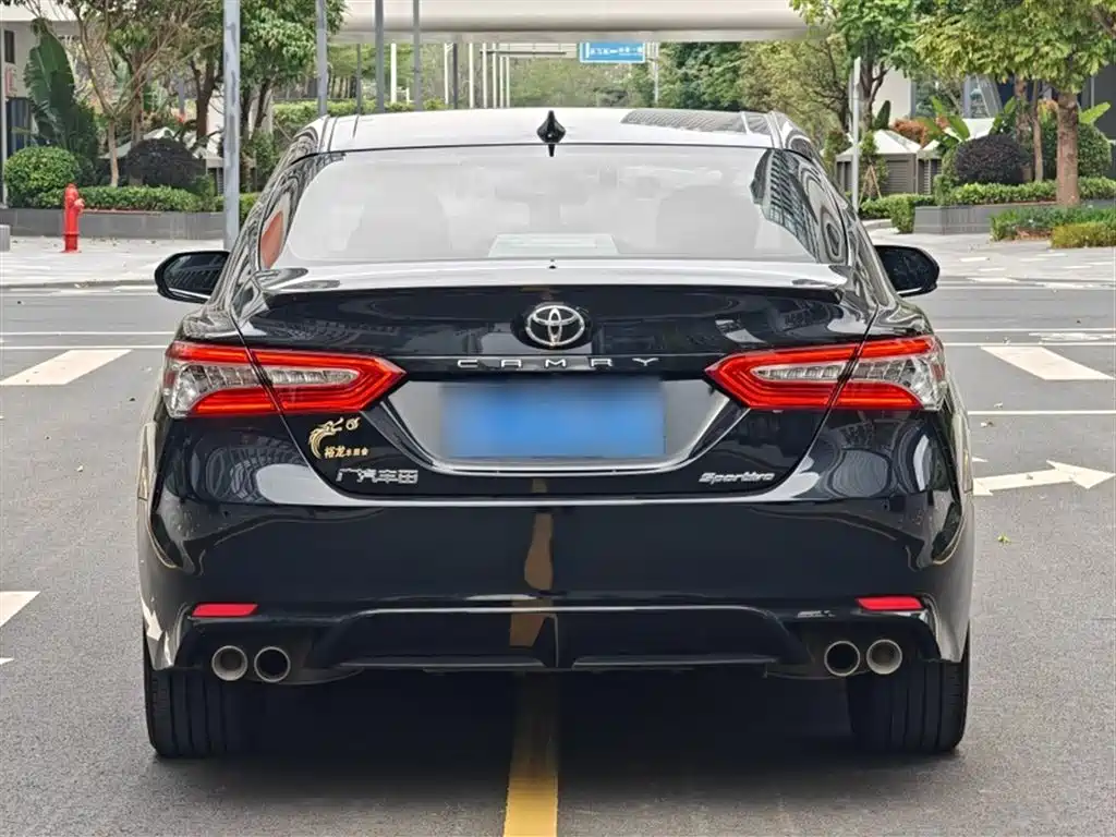 Toyota Camry 2023 — фото 20