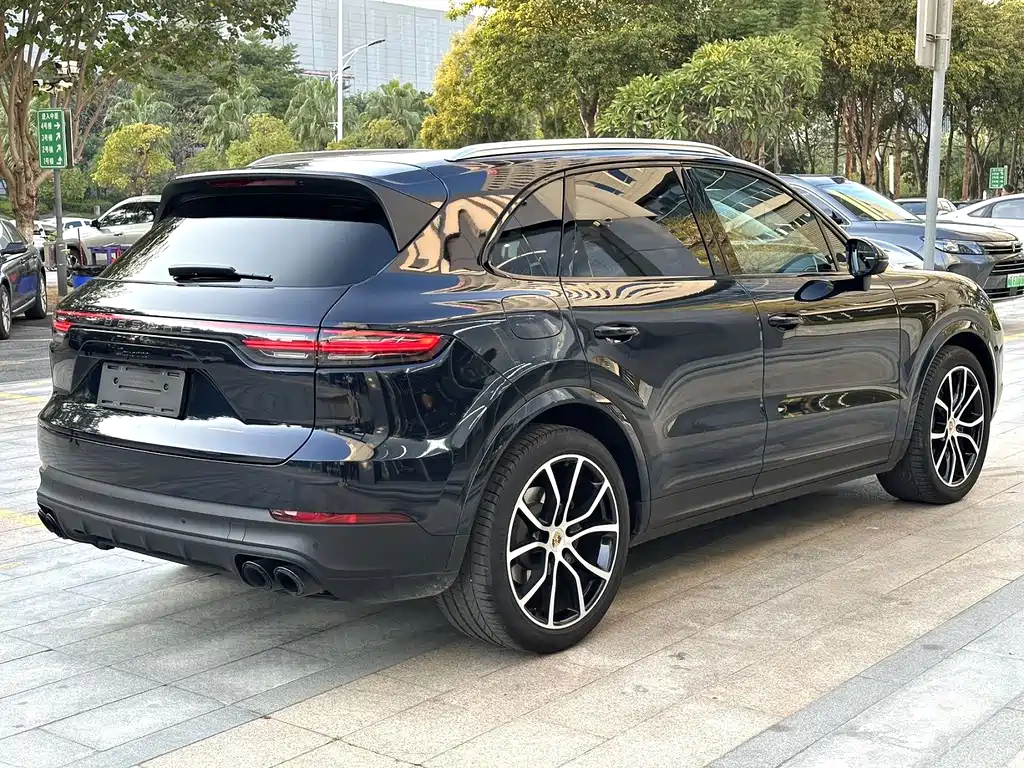 Porsche Cayenne 2023 — фото 13