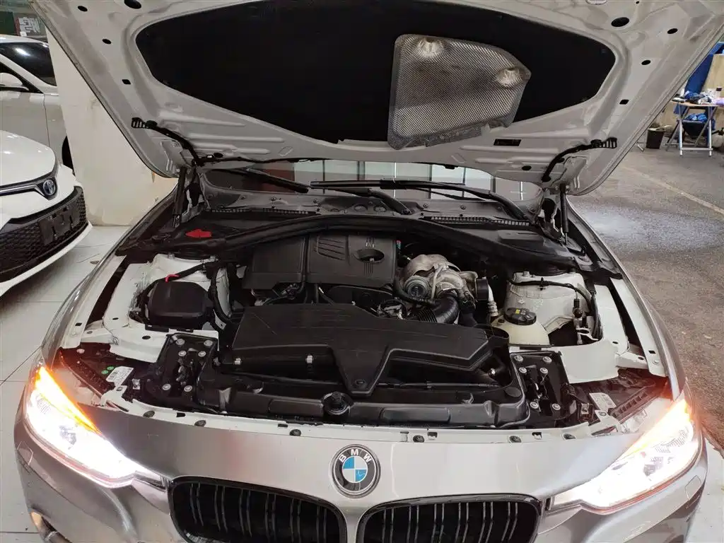 BMW 3 Series 2016 — фото 16