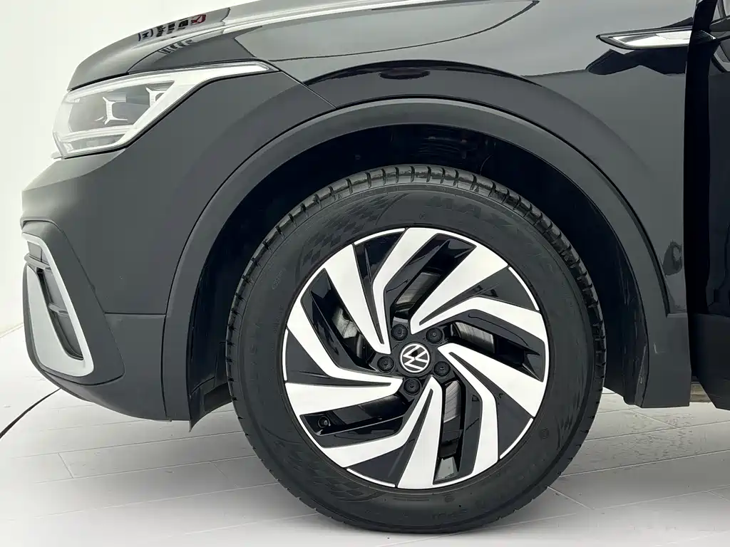 Volkswagen Tiguan L 2023 — фото 20
