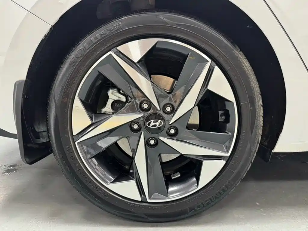 Hyundai Elantra 2022 — фото 19