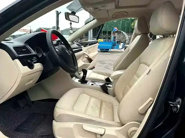 Volkswagen Passat 2013