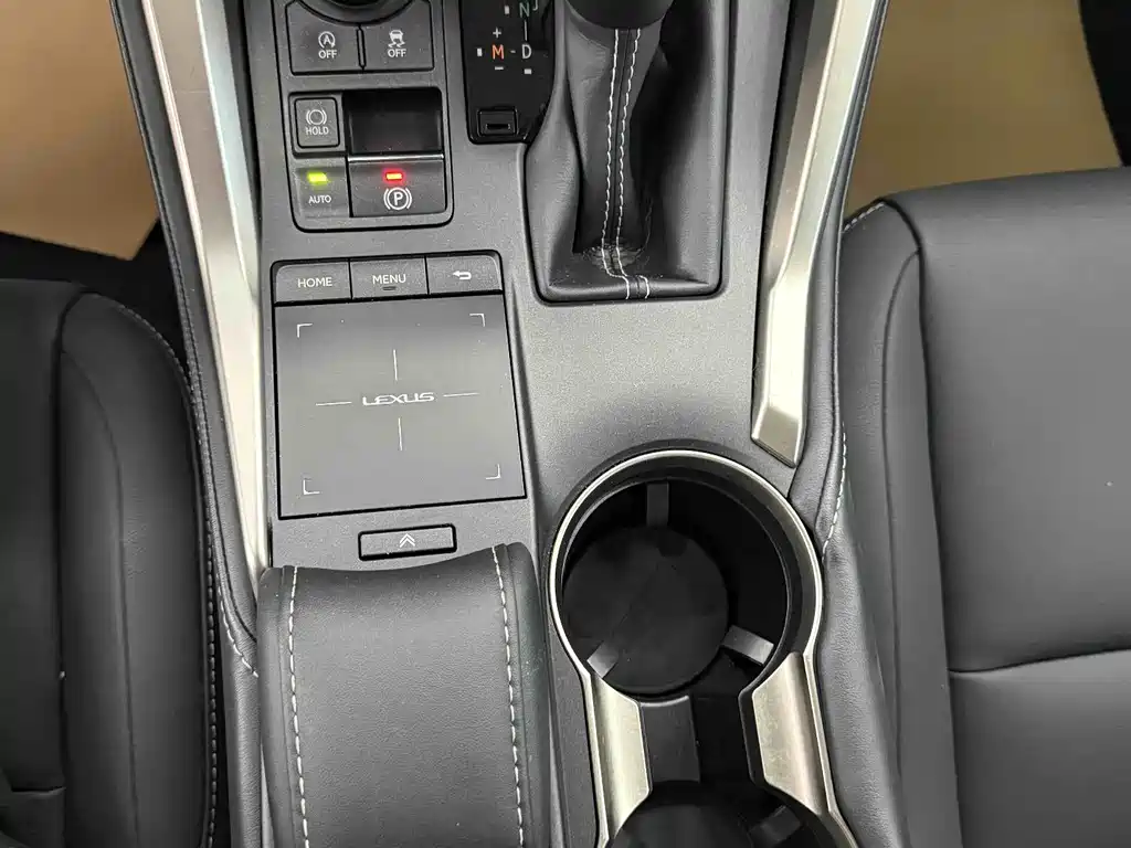 Lexus NX 2020 — фото 12