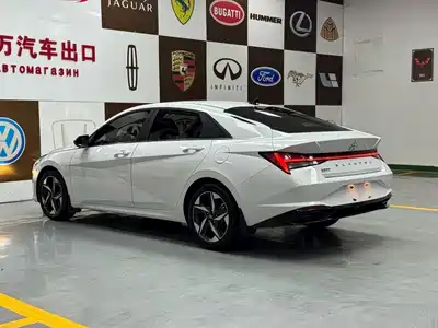 Hyundai Elantra 2022