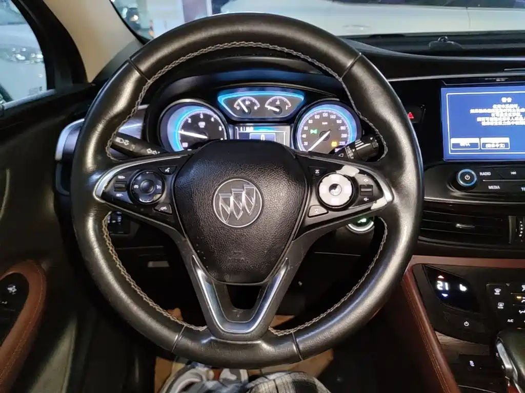 Buick Envision Plus 2016 — фото 11