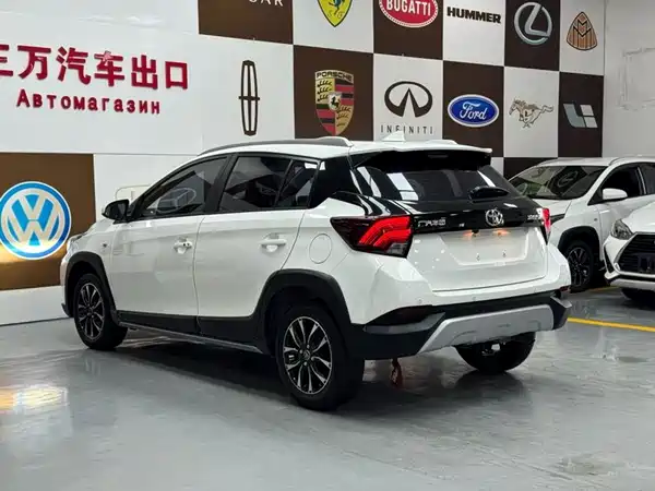 Toyota Yaris L 2022