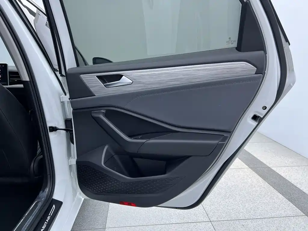 Volkswagen Sagitar 2023 — фото 18