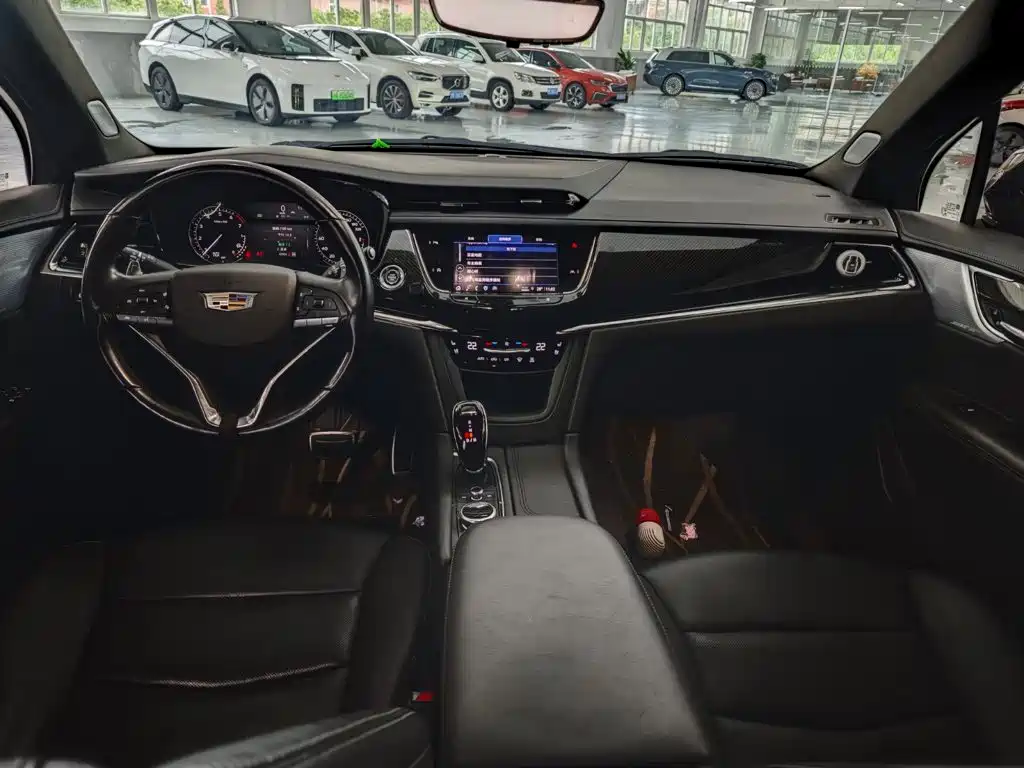 Cadillac XT6 2022 — фото 12