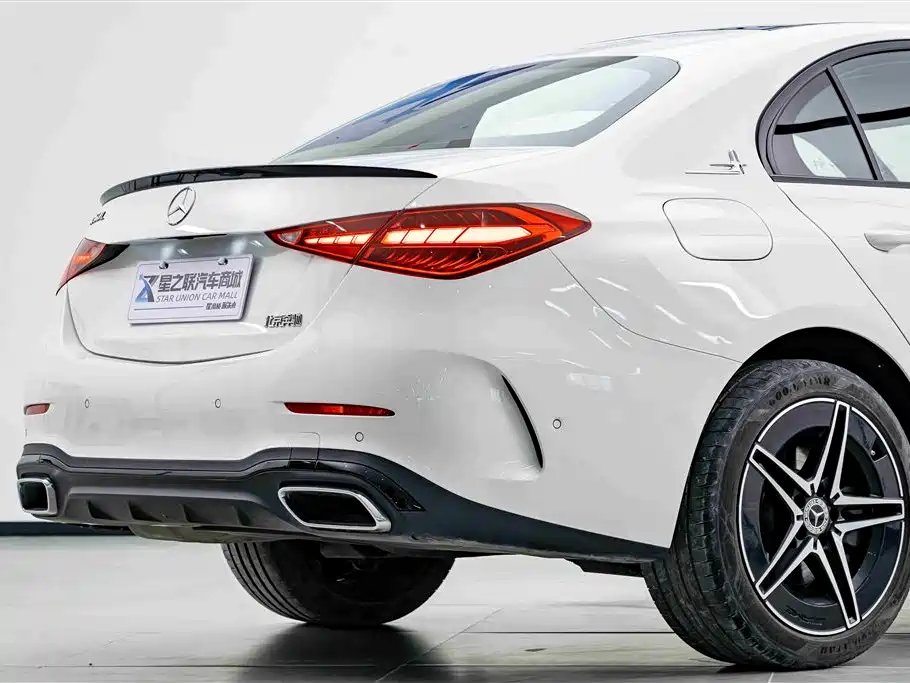 Mercedes-Benz C-Class 2024 — фото 7
