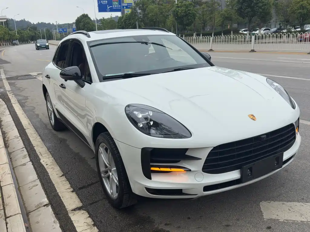 Porsche Macan 2022 — фото 13