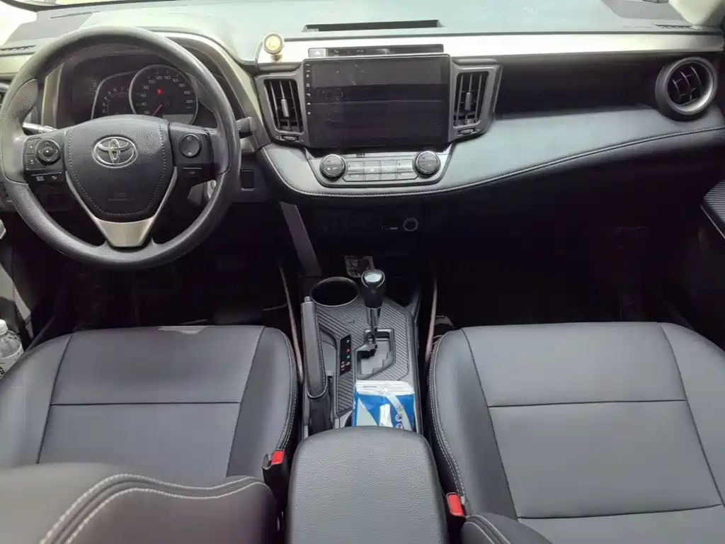 Toyota RAV4 2014 — фото 10