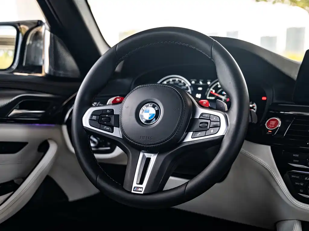 BMW M5 2018 — фото 10