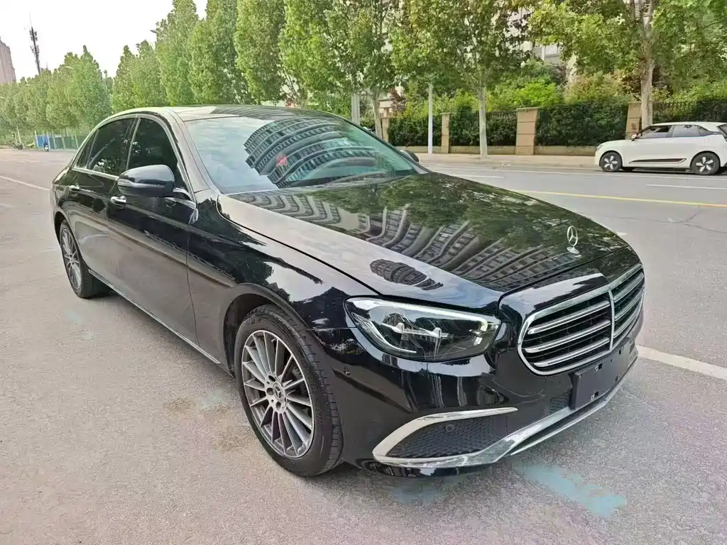 Mercedes-Benz E-Class 2022 — фото 3