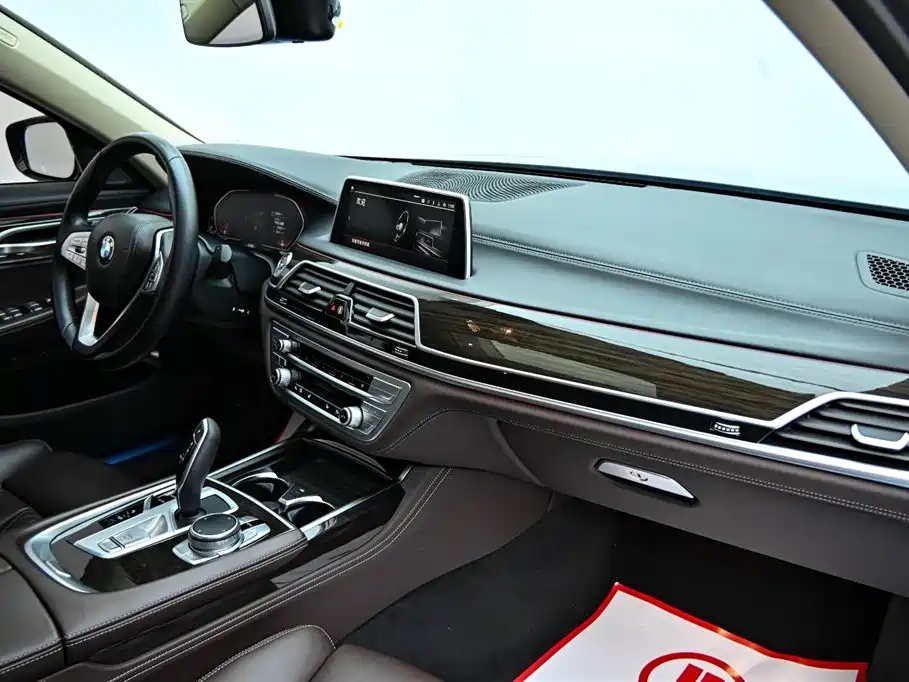 BMW 7 Series 2022 — фото 15