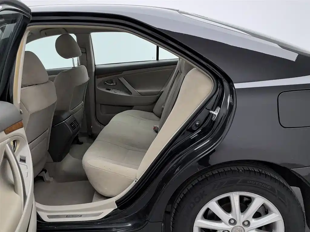 Toyota Camry 2013 — фото 15