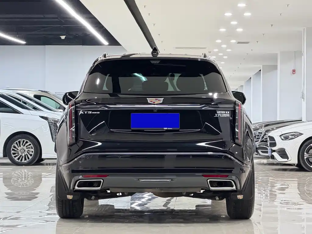 Cadillac XT5 2025 — фото 9