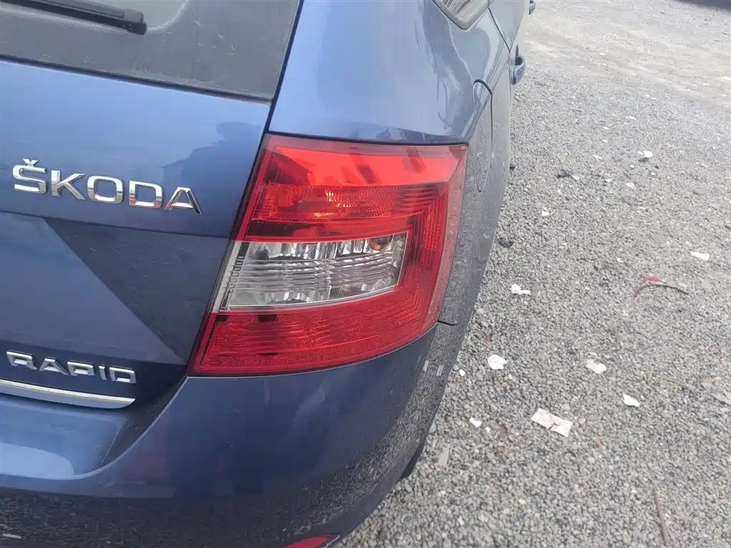 Skoda Rapid Spaceback 2015 — фото 8