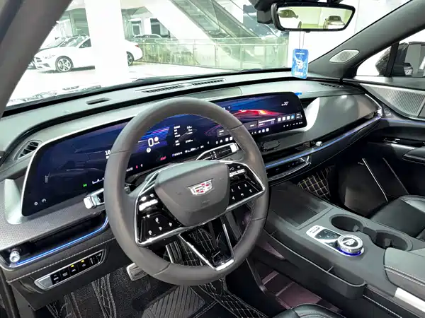 Cadillac XT5 2025