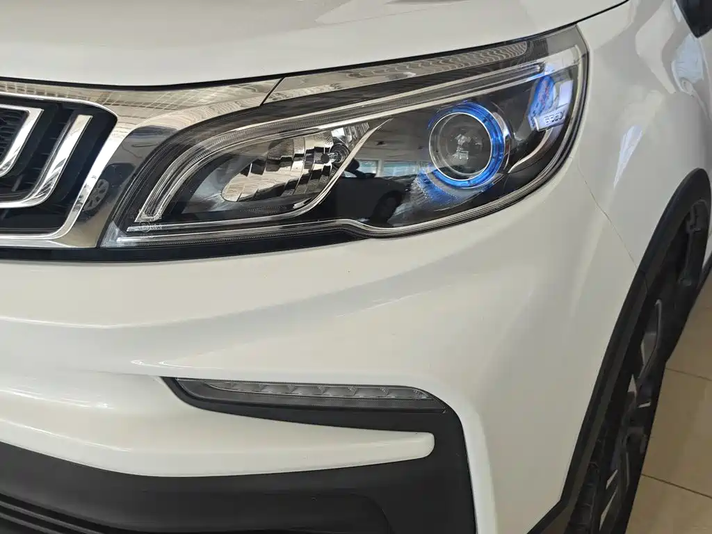 Geely Vision X3 2020 — фото 24