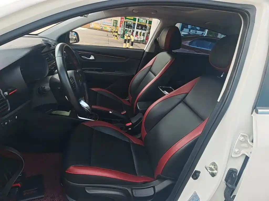 Kia KX Cross 2020 — фото 15