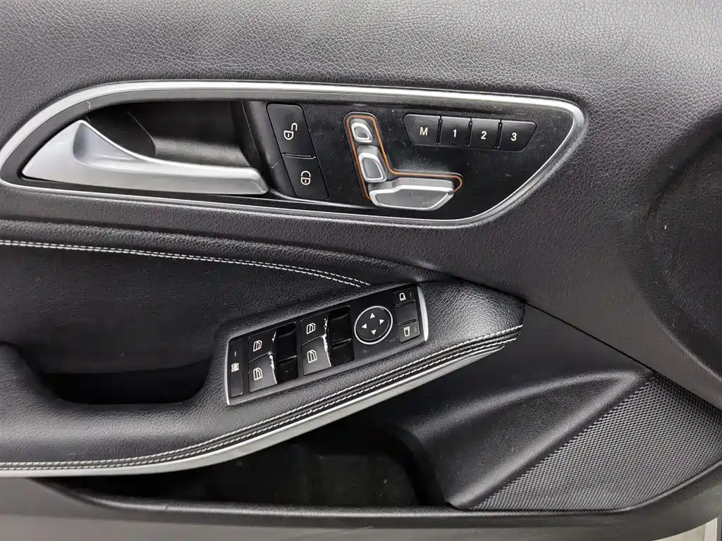 Mercedes-Benz GLA 2018 — фото 9