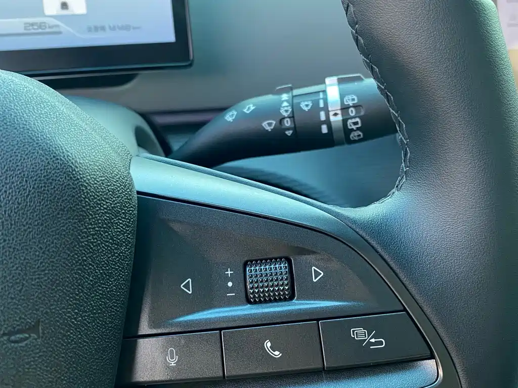 BYD Sealion 05 DM-i 2025 — фото 25
