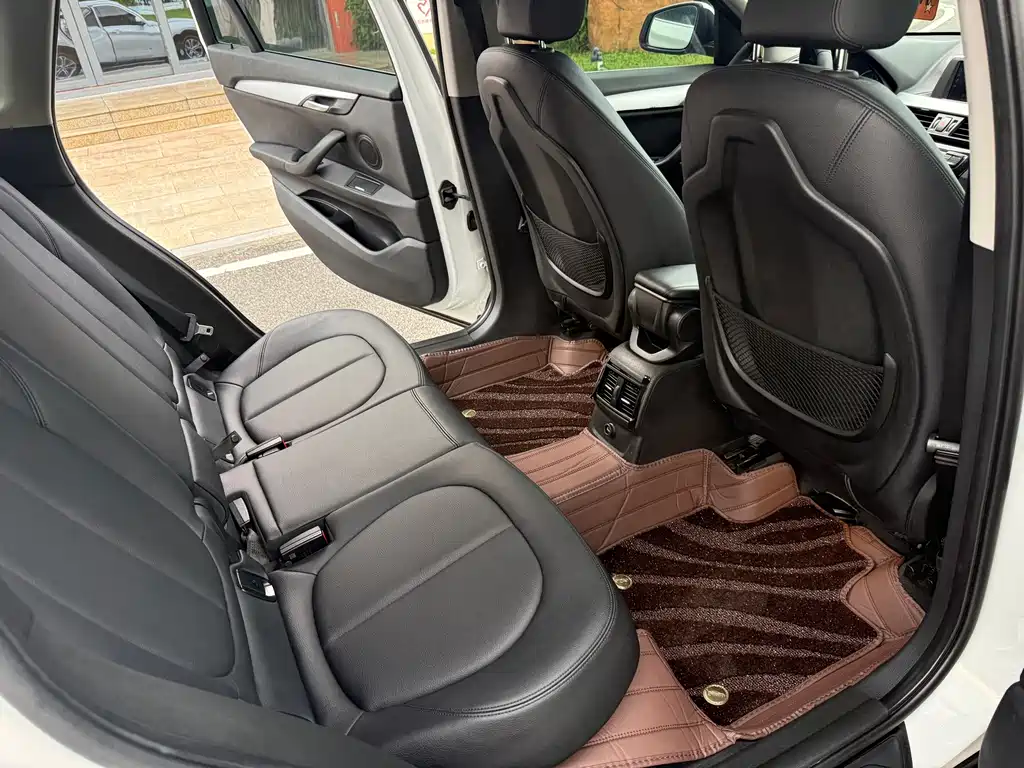 BMW X1 2018 — фото 12