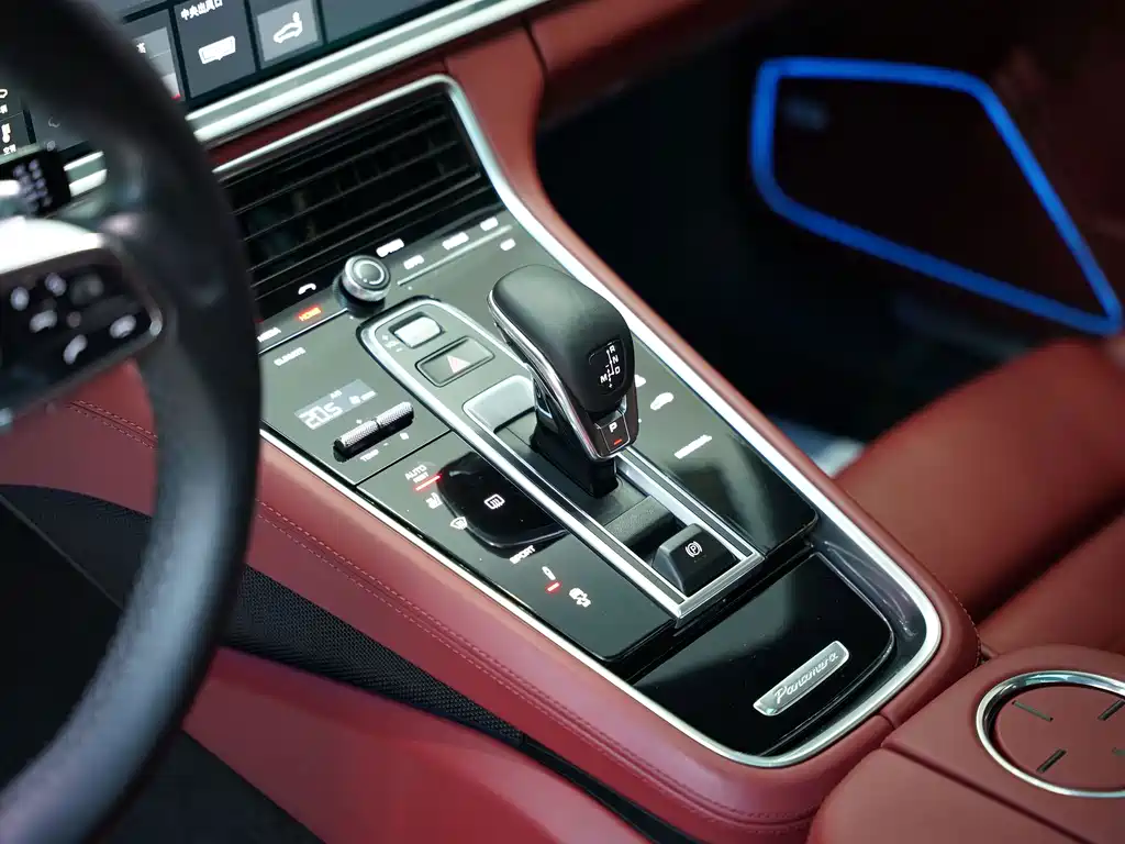 Porsche Panamera 2018 — фото 20