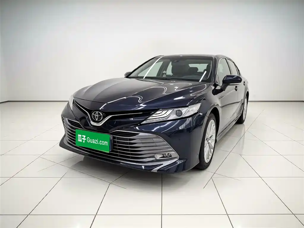 Toyota Camry 2020 — фото 2