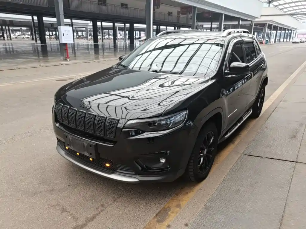 Jeep Cherokee 2019 — фото 1