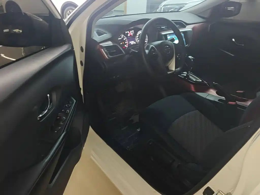 Nissan Bluebird 2020 — фото 15