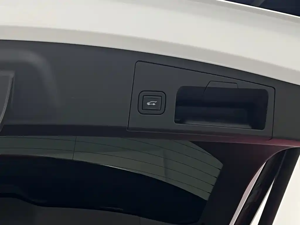 Cadillac XT4 2022 — фото 24