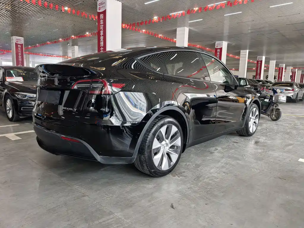 Tesla Model Y 2022 — фото 17