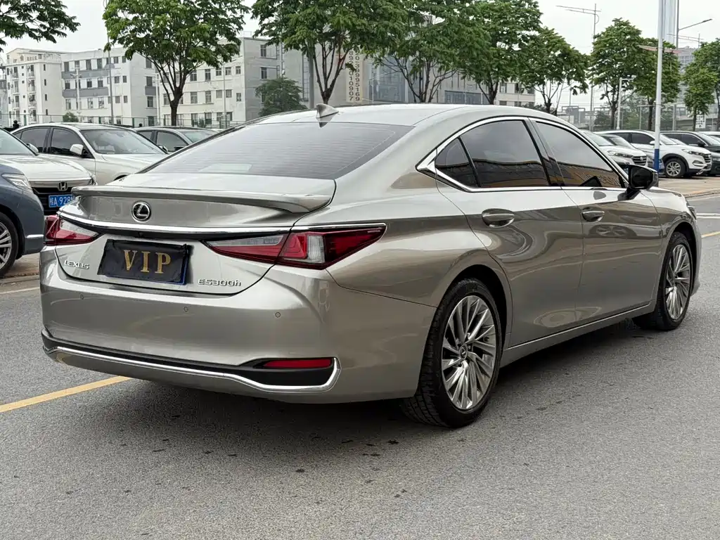 Lexus ES 2024 — фото 10
