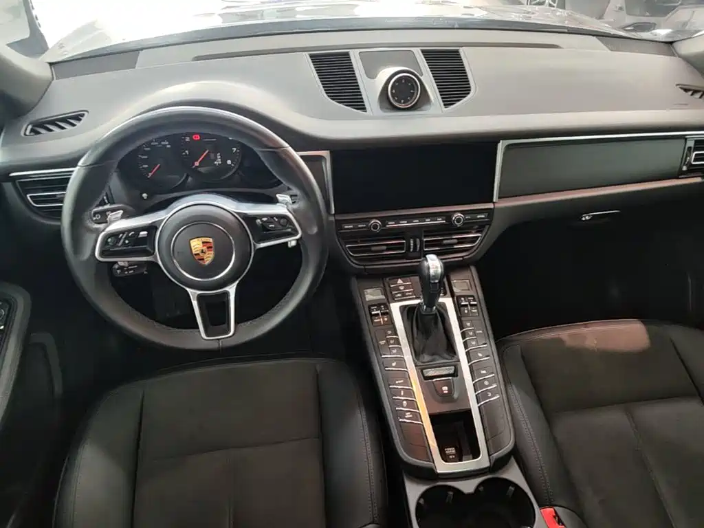 Porsche Macan 2019 — фото 10
