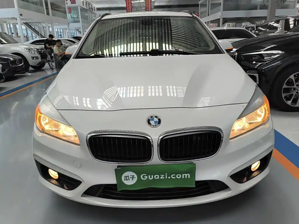 BMW 2 Series Active Tourer 2016 — фото 3