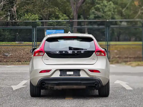 Volvo V40 2017