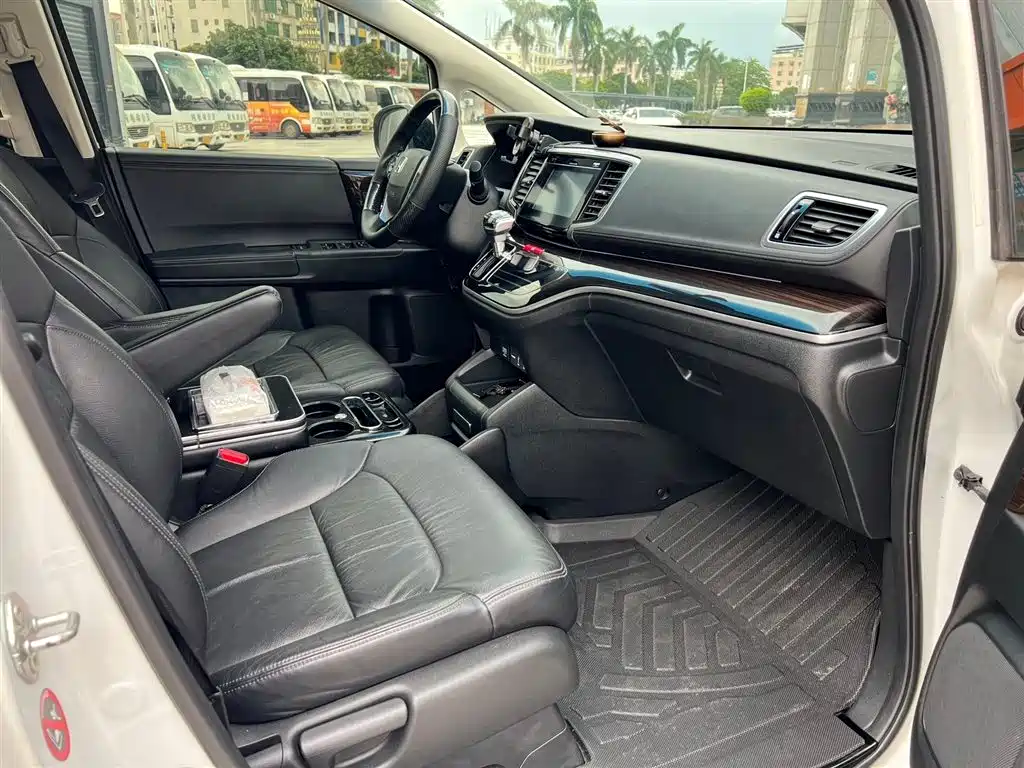 Honda Odyssey 2019 — фото 6