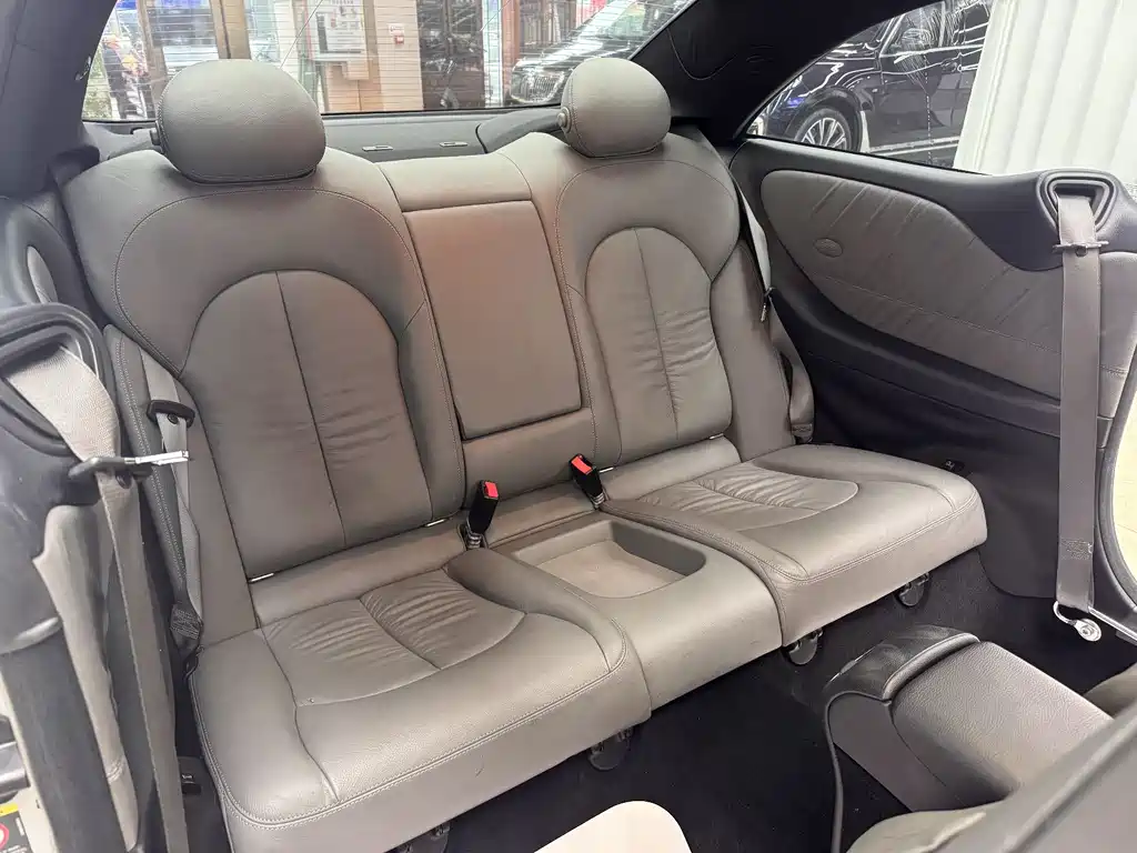 Mercedes-Benz CLK-Class 2010 — фото 17